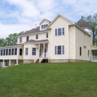 White modular house | Kucel Contractors