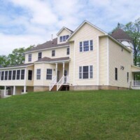 White modular house | Kucel Contractors
